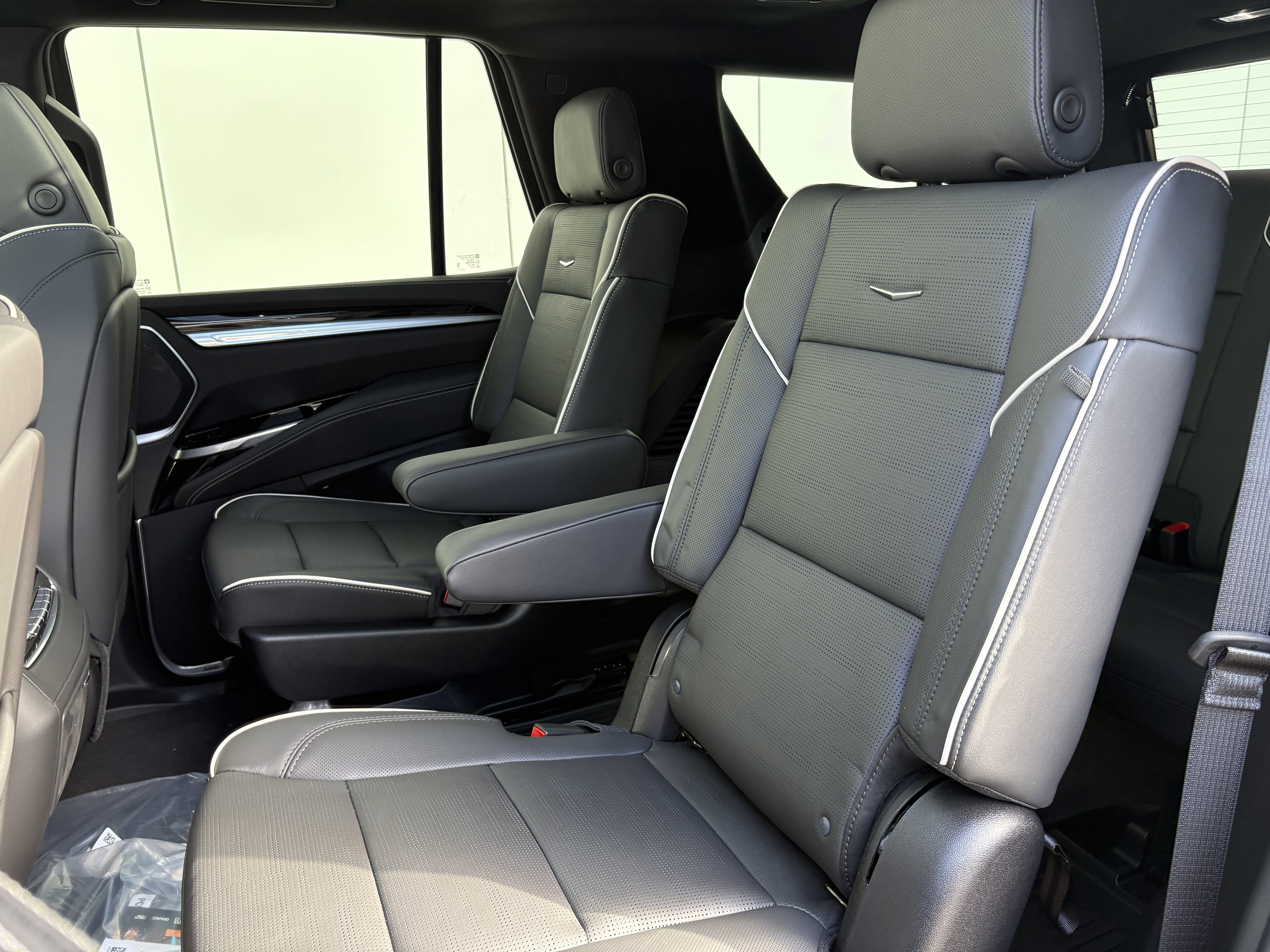 New 2026 Cadillac Escalade Luxury image 13