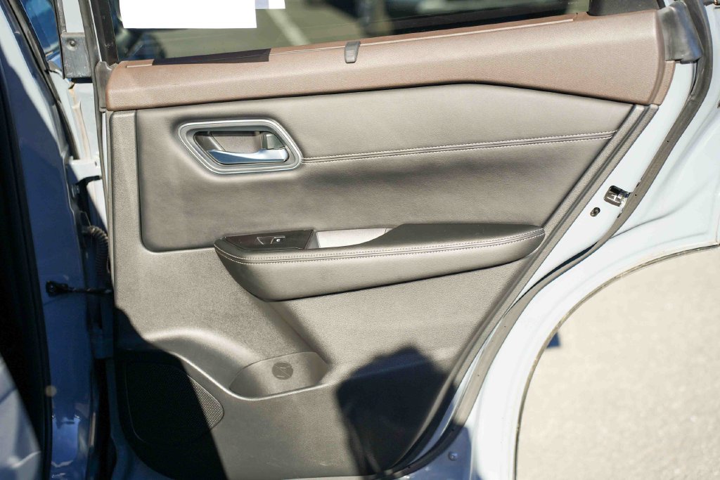 Used 2021 Nissan Rogue Platinum AWD/4WD image 19