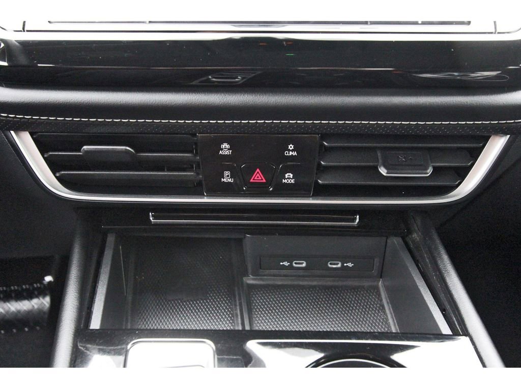 Used 2024 Volkswagen Atlas SE w/ Black Wheel Package image 30