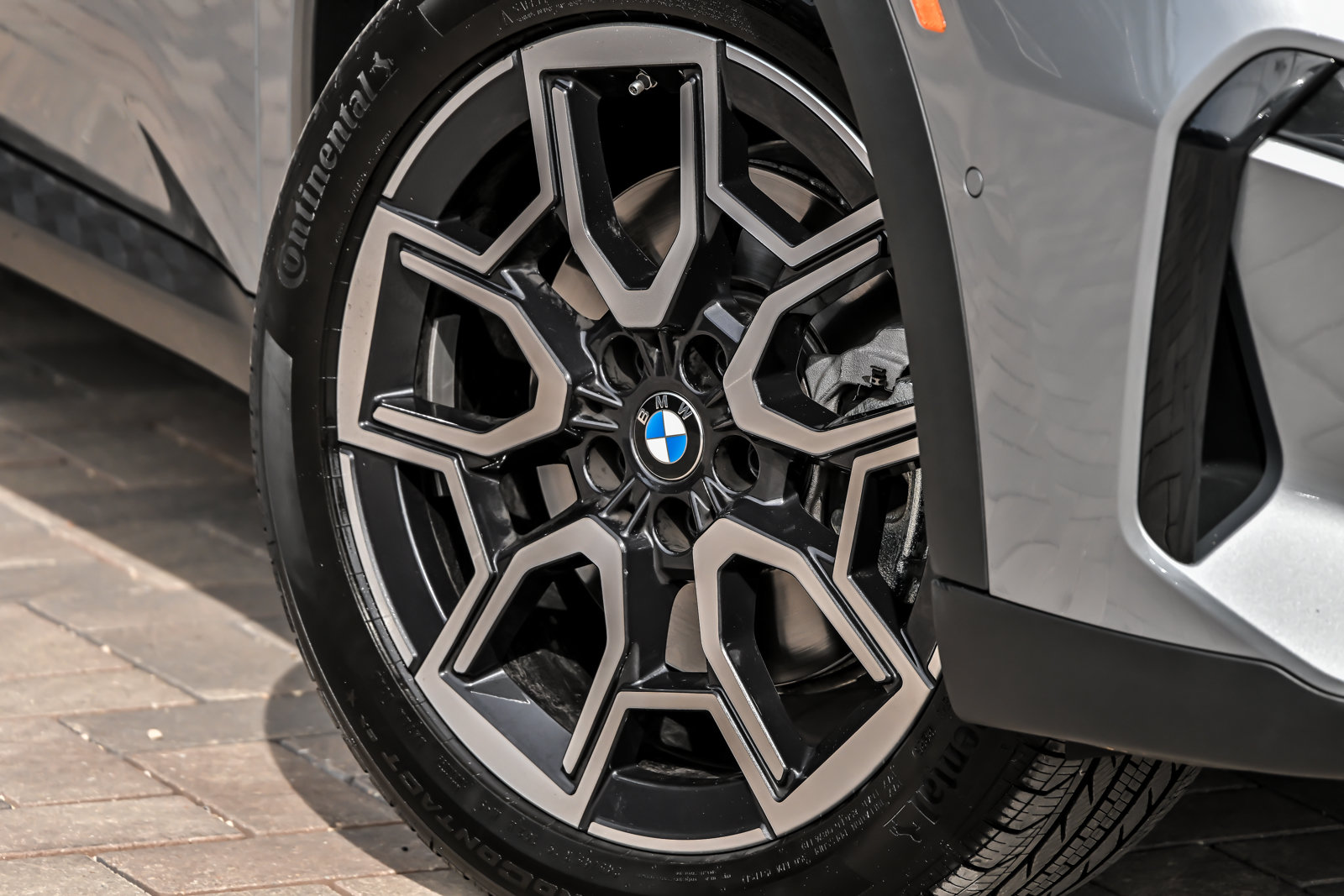 Used 2026 BMW X2 xDrive28i AWD/4WD image 3