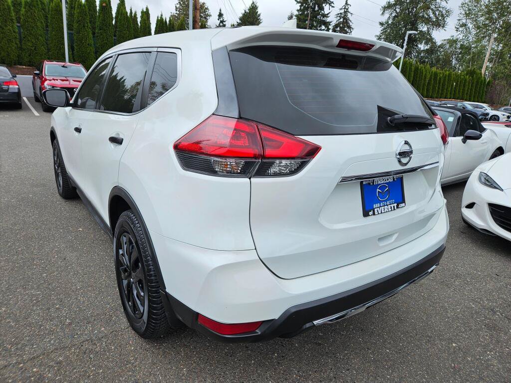 Used 2018 Nissan Rogue S AWD/4WD image 3