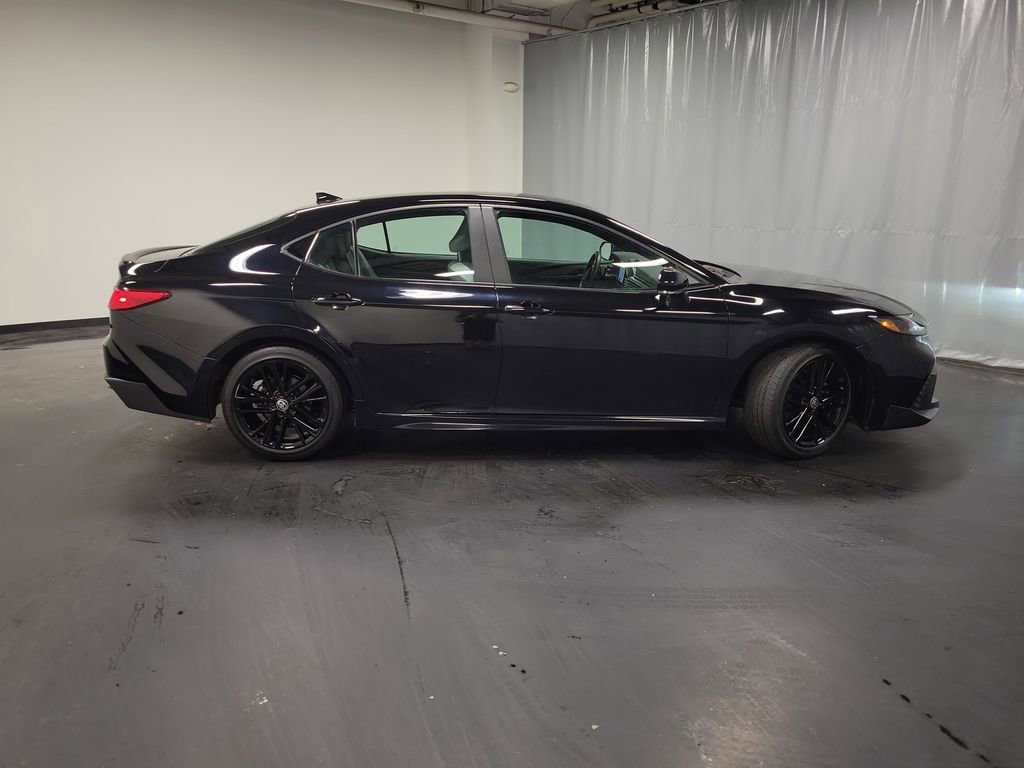 Used 2025 Toyota Camry SE w/ Convenience Package FWD image 9