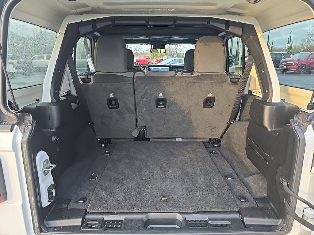 Used 2024 Jeep Wrangler Unlimited Rubicon AWD/4WD image 26