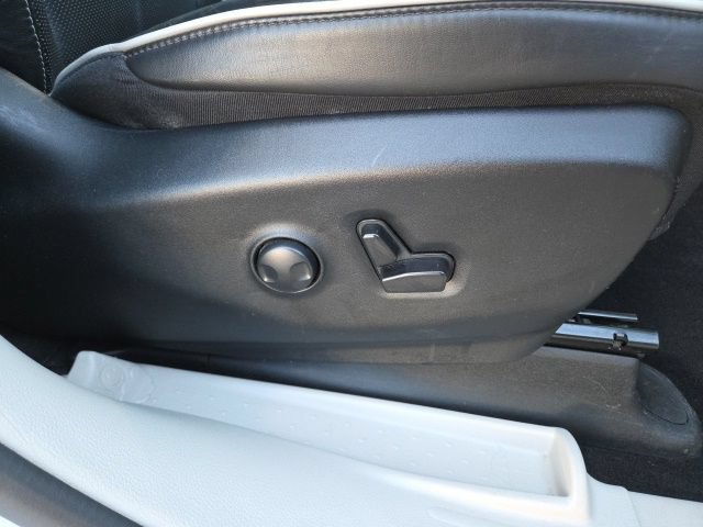 Used 2023 Chrysler Pacifica Limited FWD image 48
