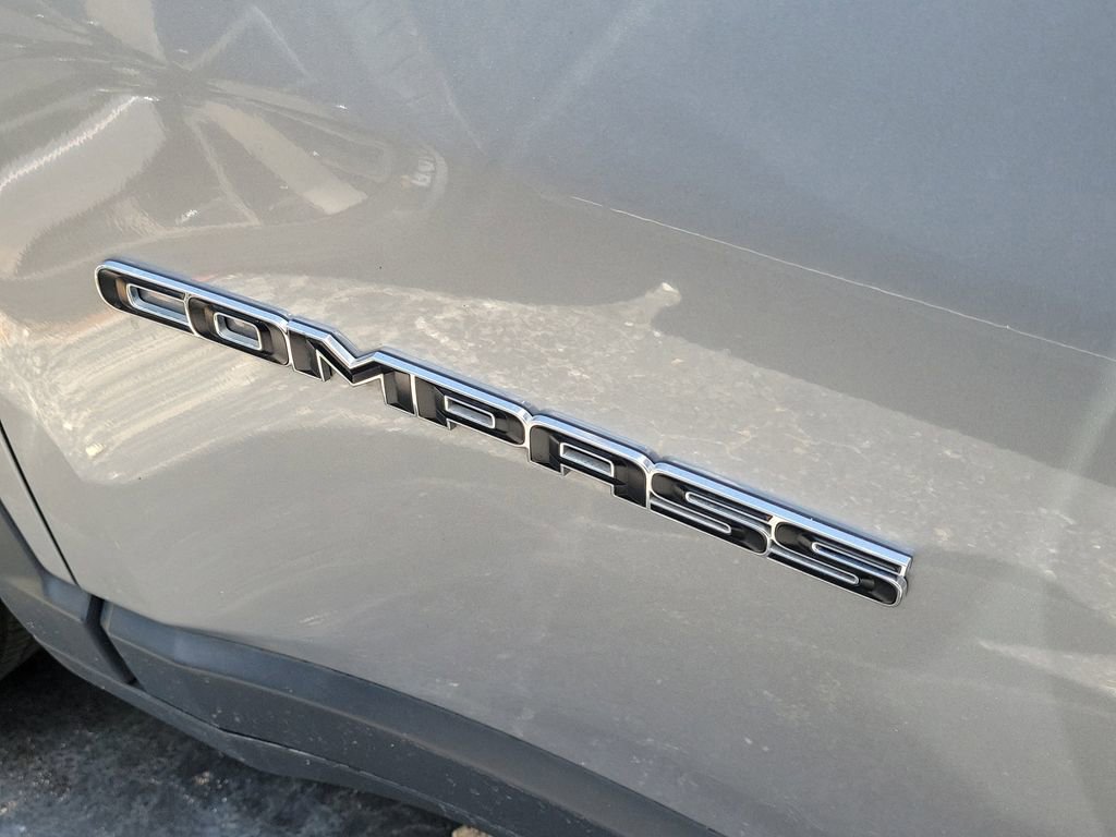 Used 2018 Jeep Compass Latitude image 8