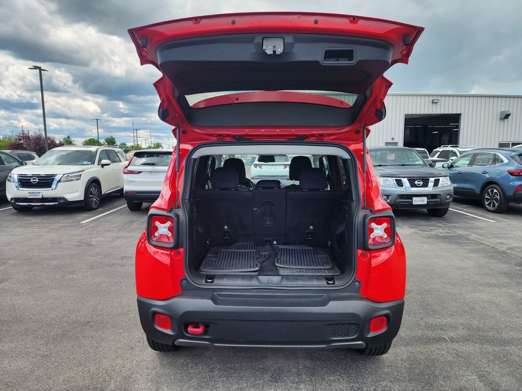 Used 2021 Jeep Renegade Trailhawk AWD/4WD image 13