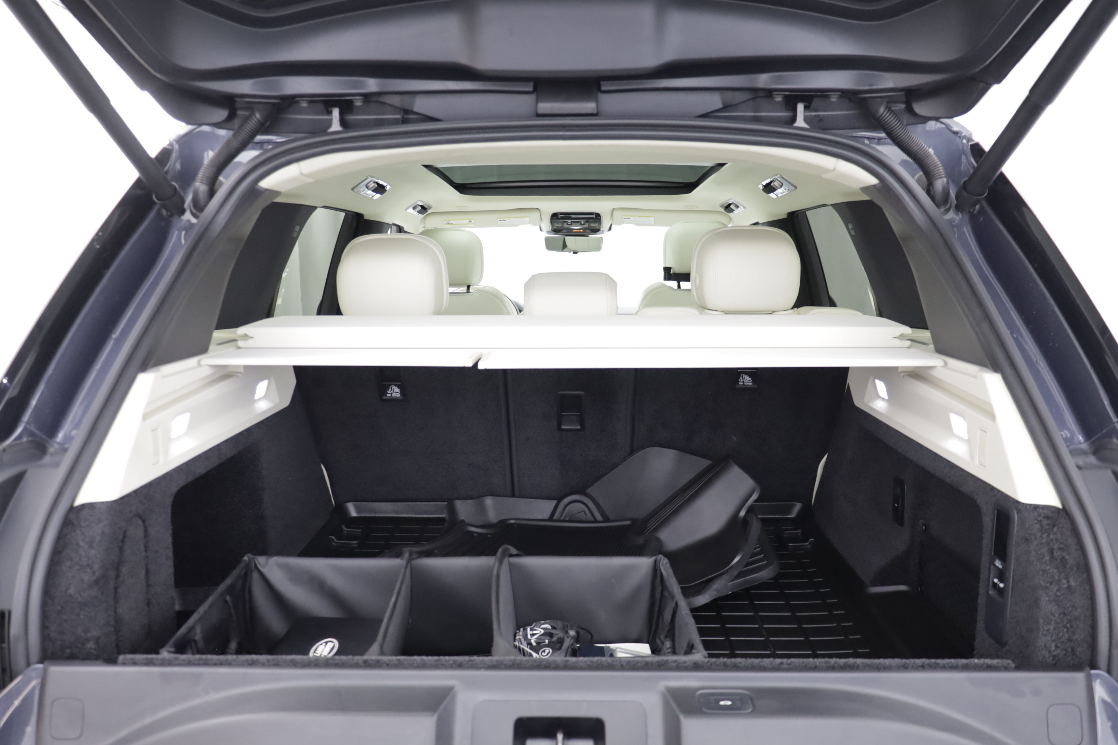 Certified 2025 Land Rover Range Rover SE AWD/4WD image 19