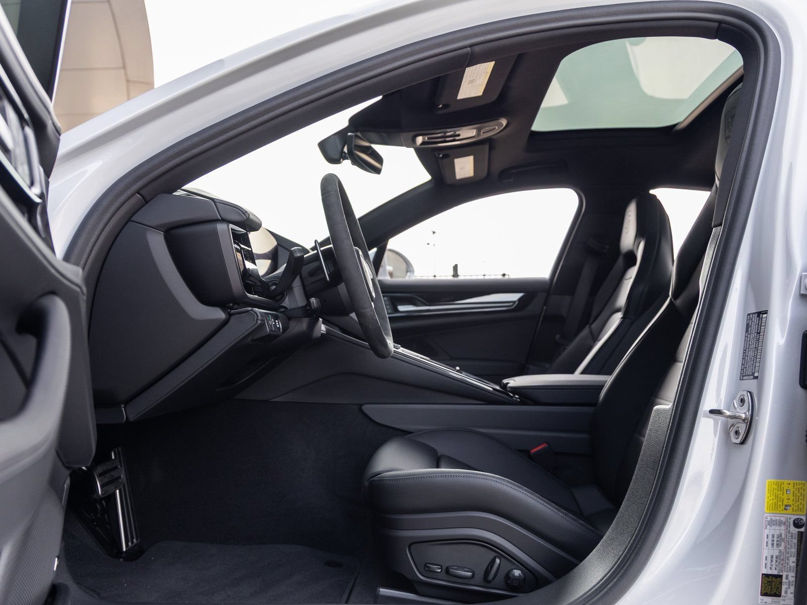 Certified 2026 Porsche Panamera RWD image 25