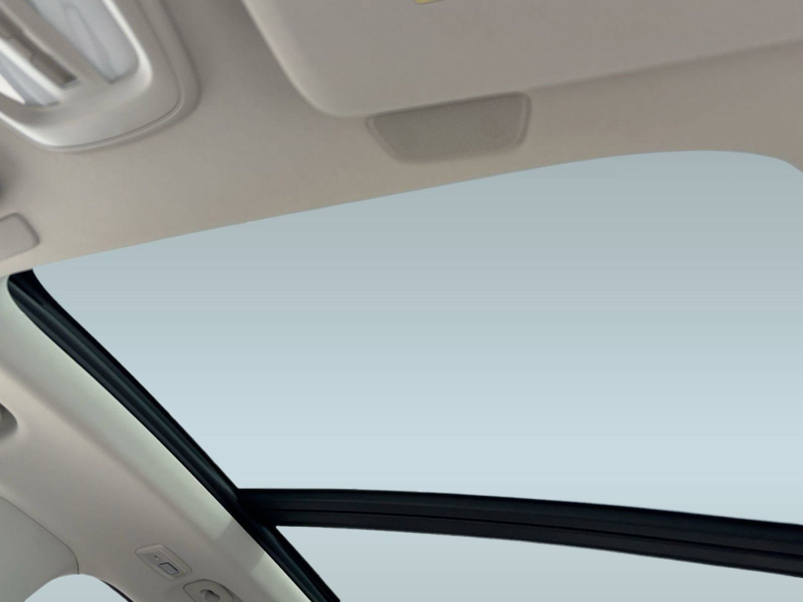 Certified 2024 Volvo XC90 B5 Plus w/ Protection Package Premier image 16