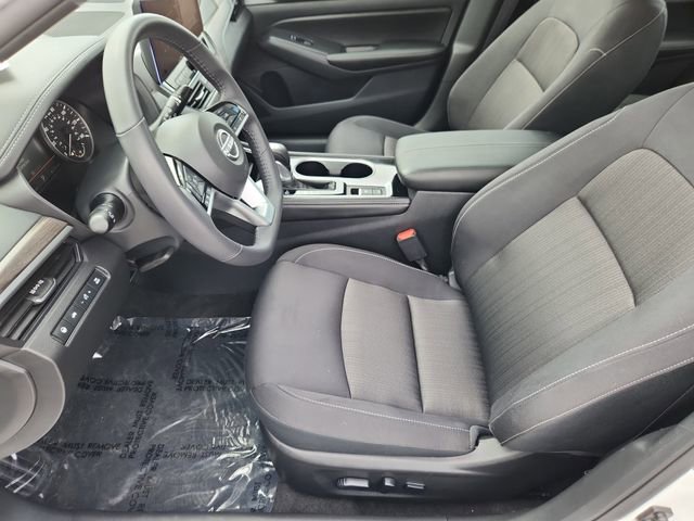 Used 2024 Nissan Altima 2.5 SV w/ SV Premium Package image 7