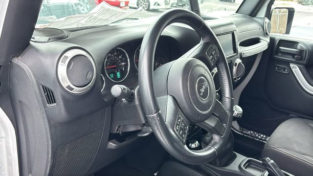 Used 2017 Jeep Wrangler Unlimited Sahara w/ Connectivity Group image 13