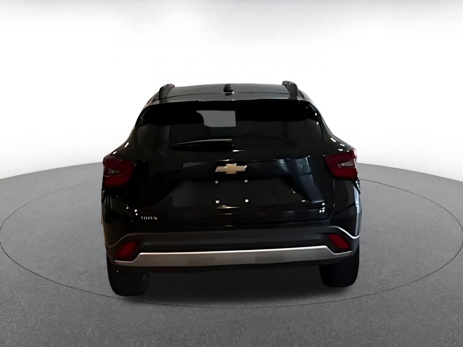 Used 2025 Chevrolet Trax LT FWD image 16