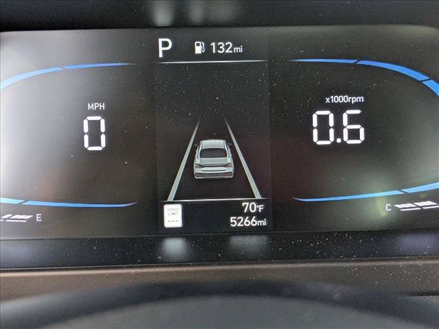 Used 2025 Hyundai Elantra Sport FWD image 11