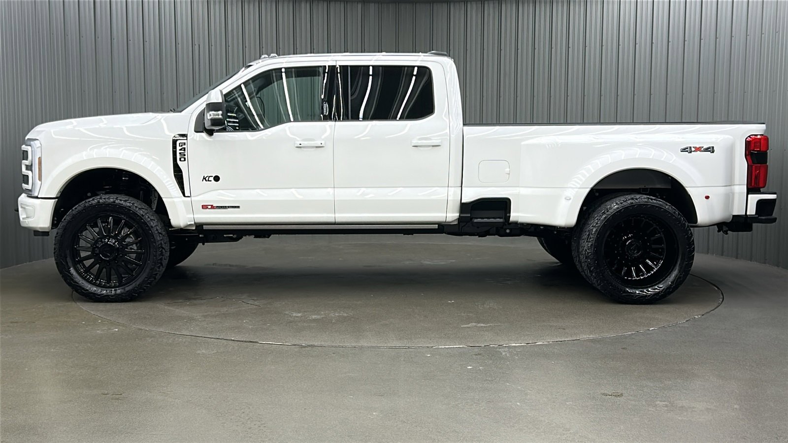 Used 2026 Ford F450 Platinum image 2