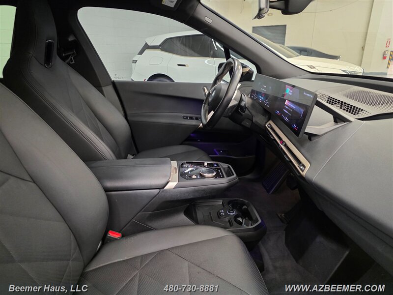Used 2024 BMW iX xDrive50 AWD/4WD image 36