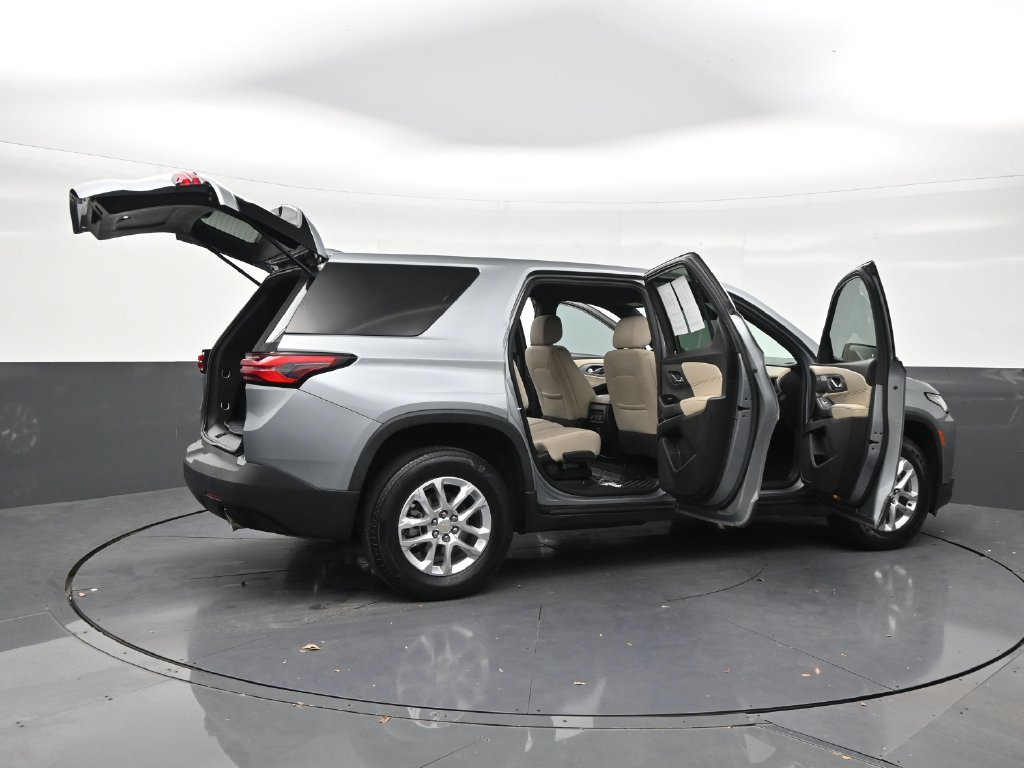 Used 2023 Chevrolet Traverse LS FWD image 28
