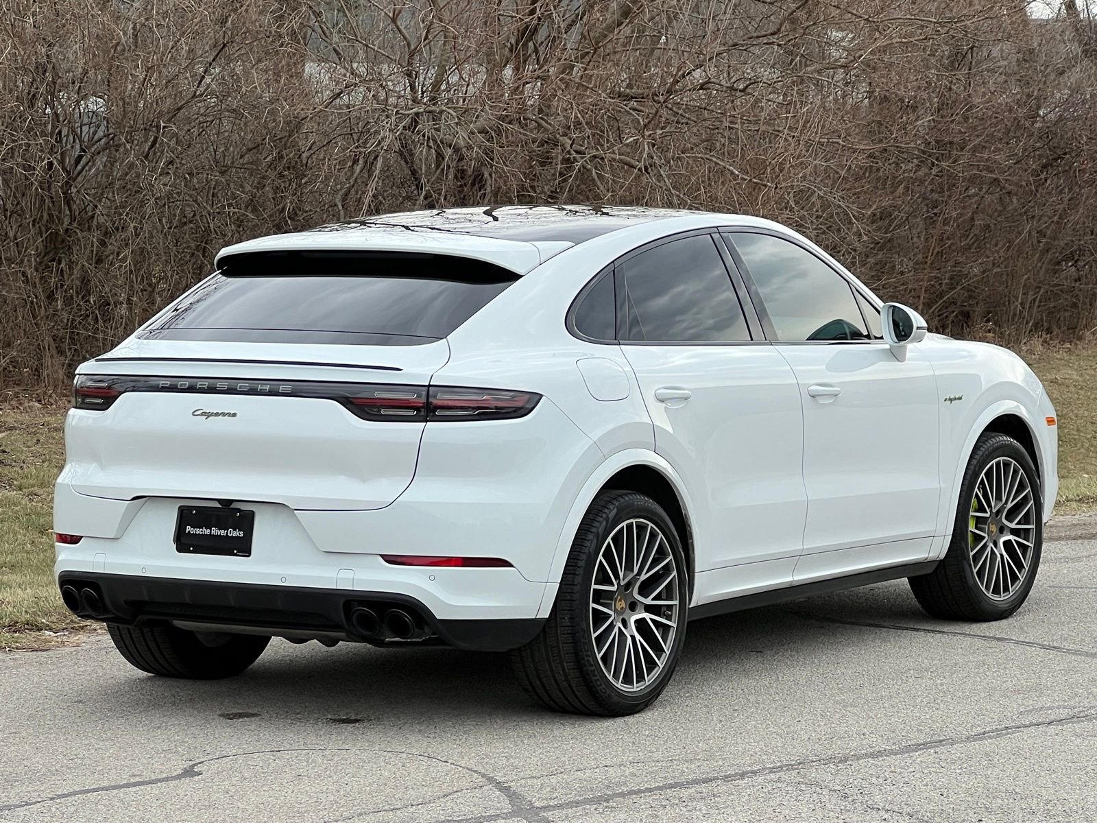 Certified 2023 Porsche Cayenne Platinum Edition image 6