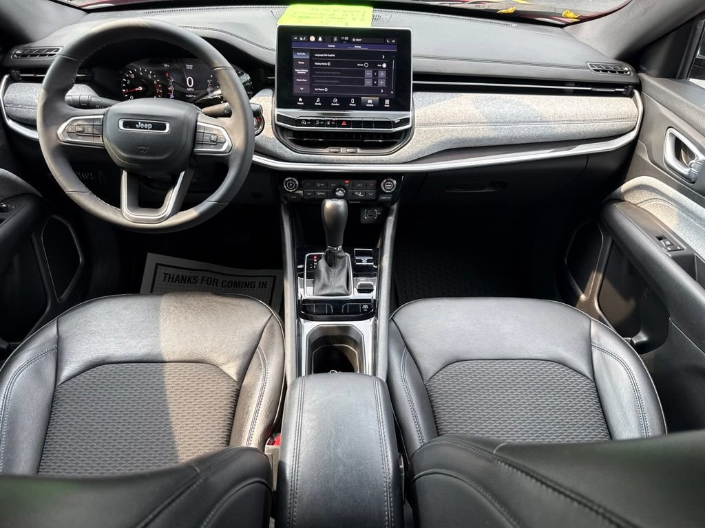 Used 2023 Jeep Compass Latitude w/ Convenience Group AWD/4WD image 18