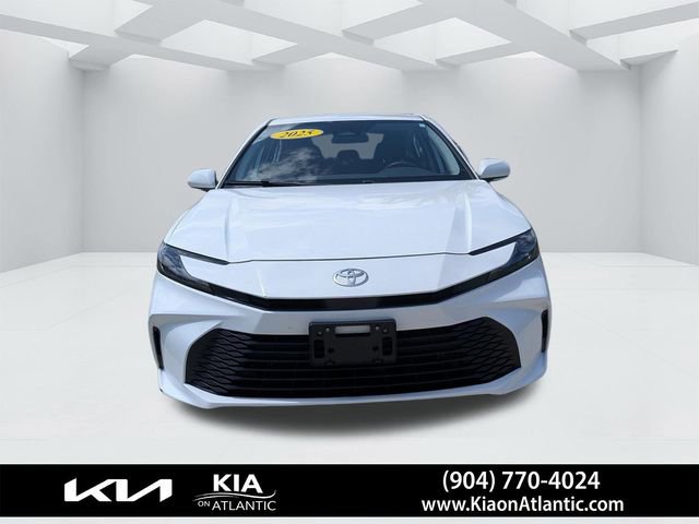 Used 2025 Toyota Camry LE FWD image 8