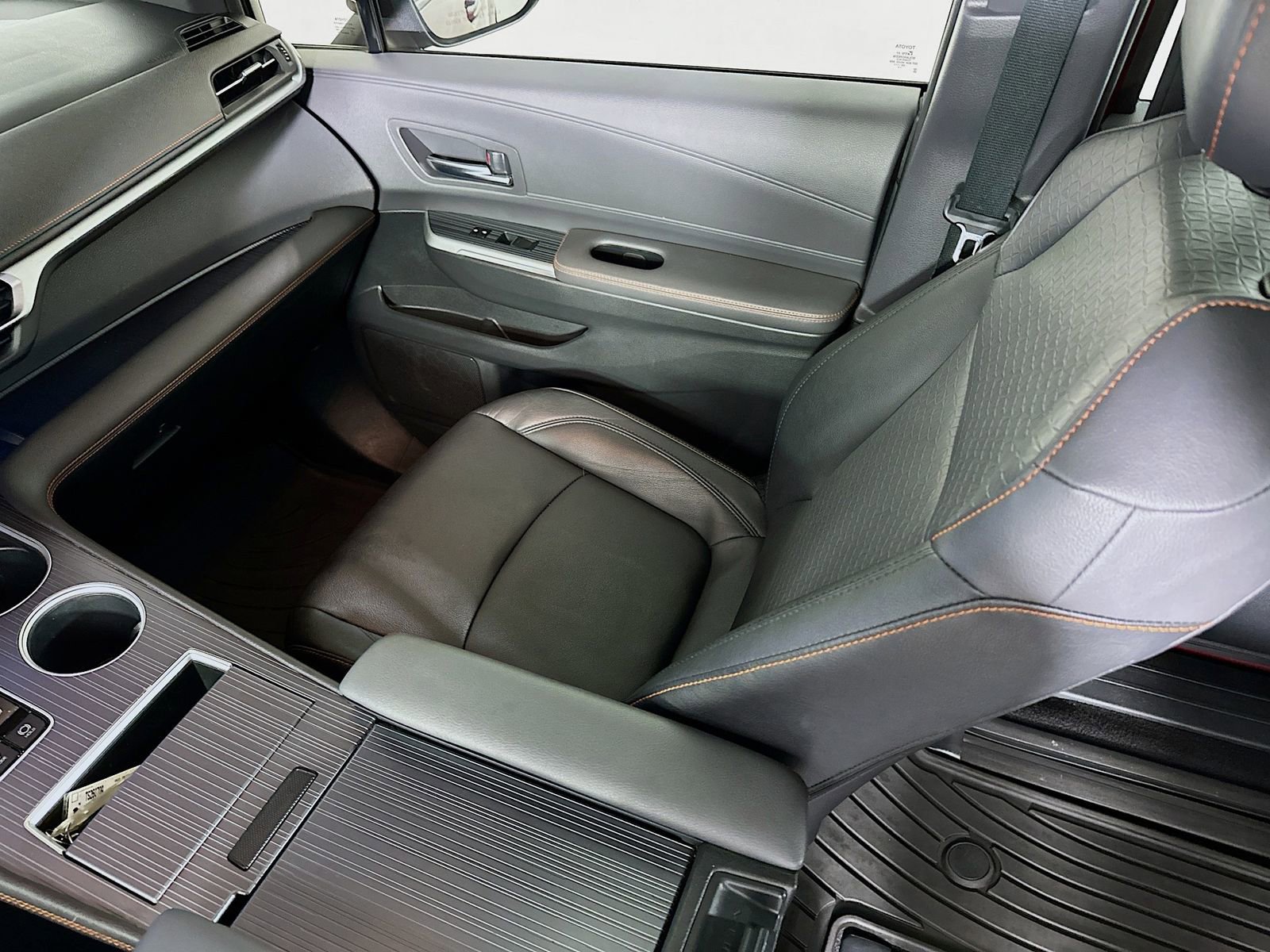 Certified 2023 Toyota Sienna XSE AWD/4WD image 24