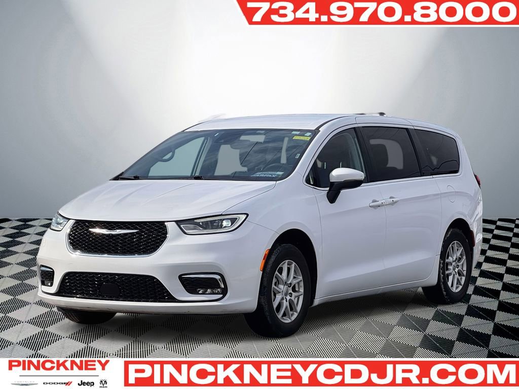 Used 2023 Chrysler Pacifica Touring-L image 1