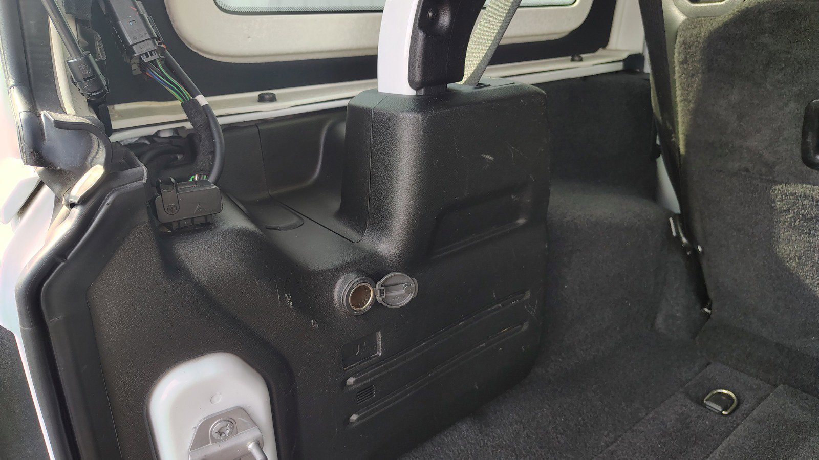 Used 2018 Jeep Wrangler Unlimited Sahara w/ Quick Order Package 24M Moab image 15