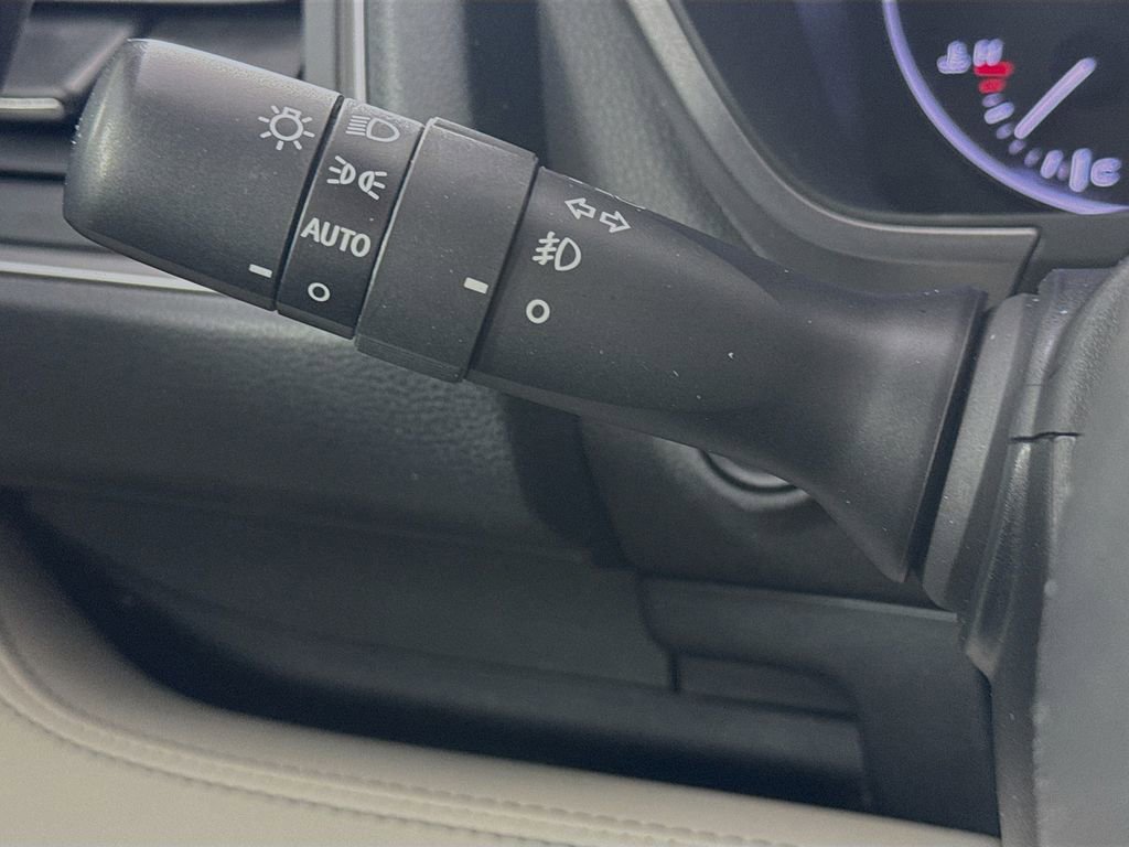 Used 2023 Subaru Ascent Limited image 12