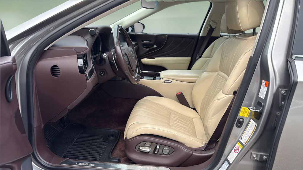 Used 2019 Lexus LS 500 AWD w/ Interior Upgrade Package image 11