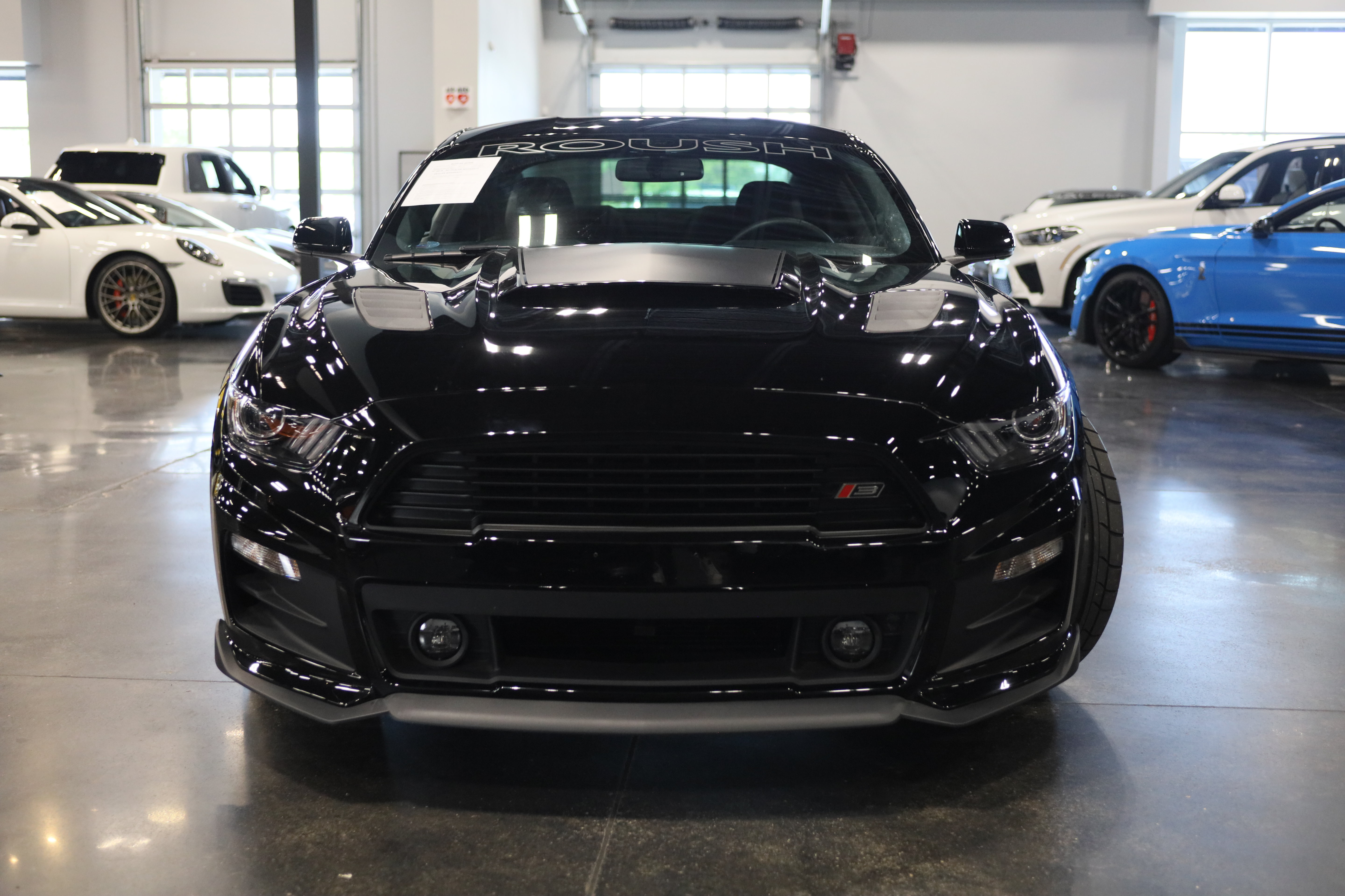 Used 2017 Ford Mustang GT Premium w/ GT Performance Package RWD image 2