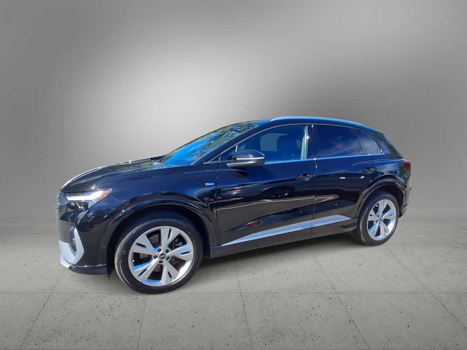 Certified 2023 Audi Q4 e-tron Premium Plus w/ Premium Plus AWD/4WD image 4