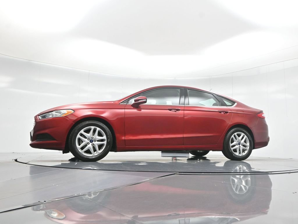 Used 2016 Ford Fusion SE FWD image 7