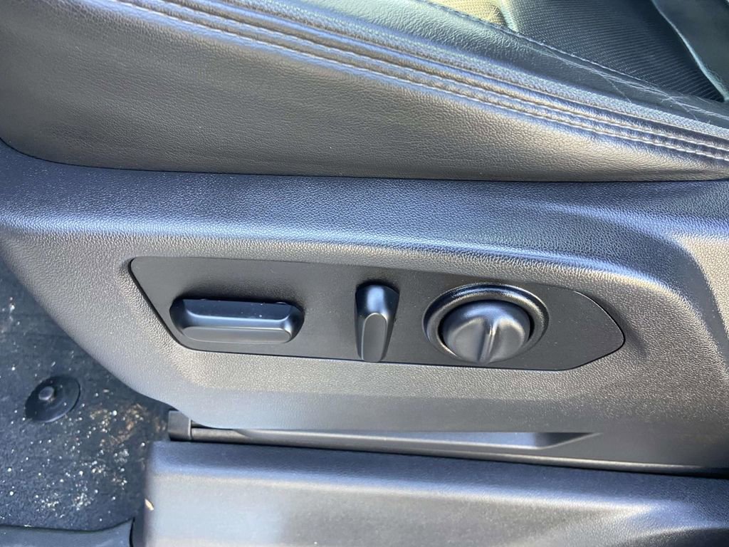 Used 2021 Chevrolet Silverado 1500 High Country w/ Technology Package image 16