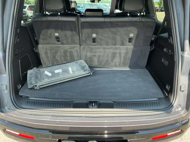 Used 2024 Jeep Wagoneer Series II AWD/4WD image 13