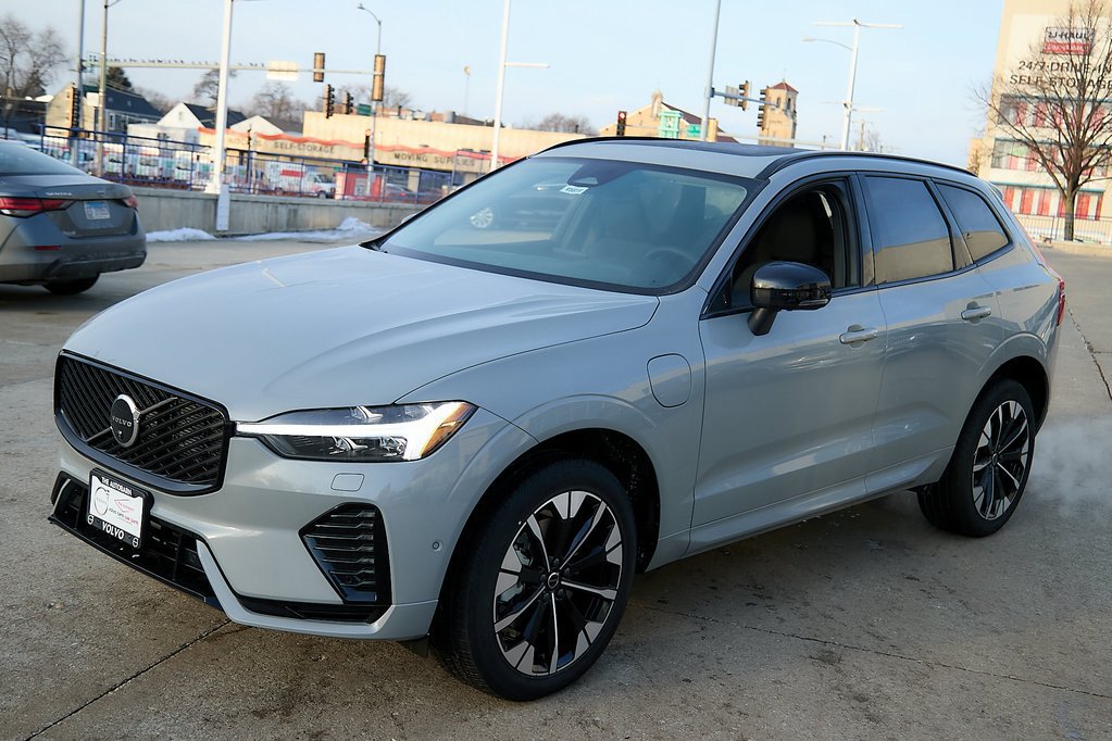 New 2026 Volvo XC60 T8 Plus w/ Protection Package Premier AWD/4WD image 6