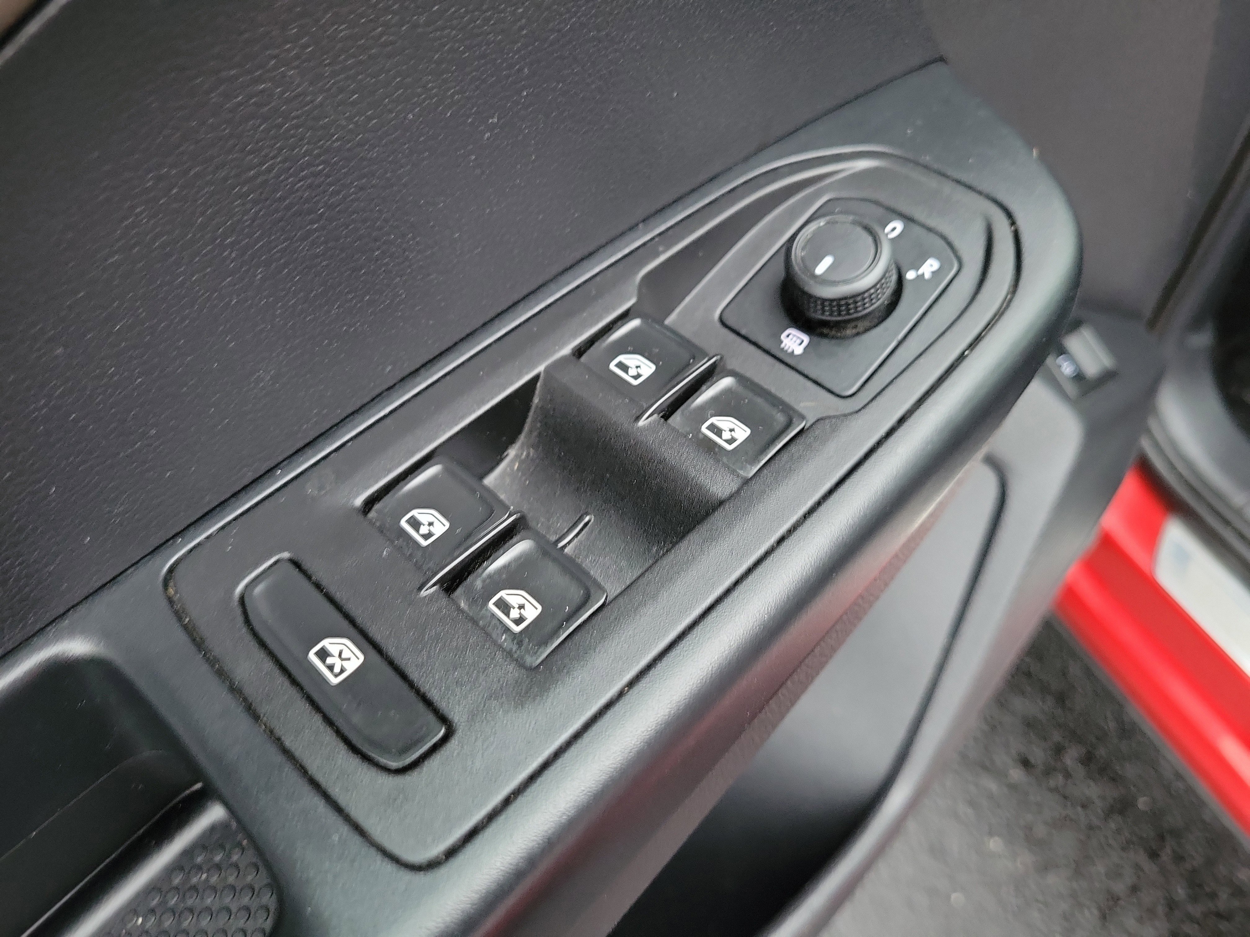 Used 2022 Volkswagen Taos SEL w/ Panoramic Sunroof Package image 17