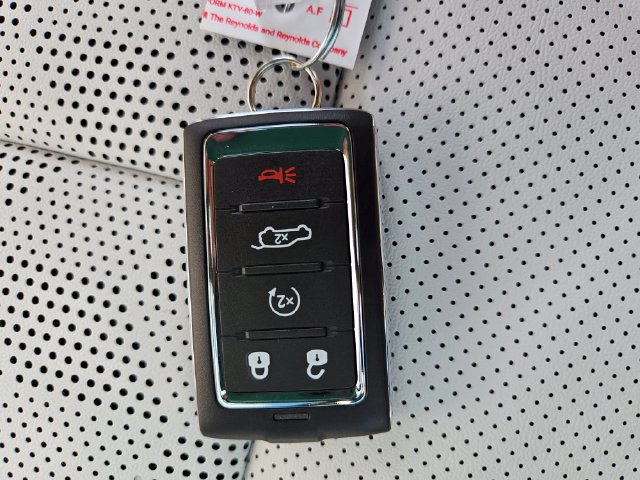 New 2026 Jeep Cherokee Overland w/ Advanced Pro Tech Group AWD/4WD image 29