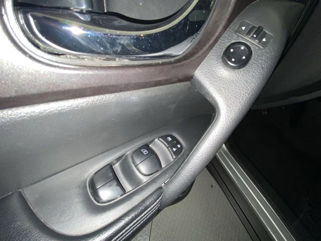 Used 2015 Nissan Rogue S AWD/4WD image 13