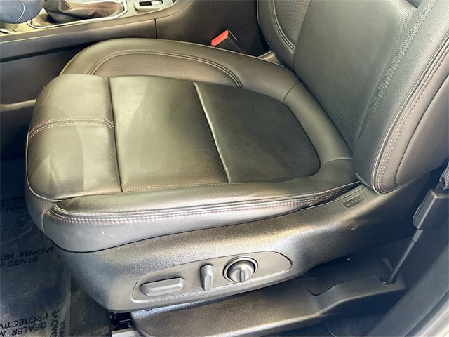 Used 2023 Chevrolet Traverse RS image 19