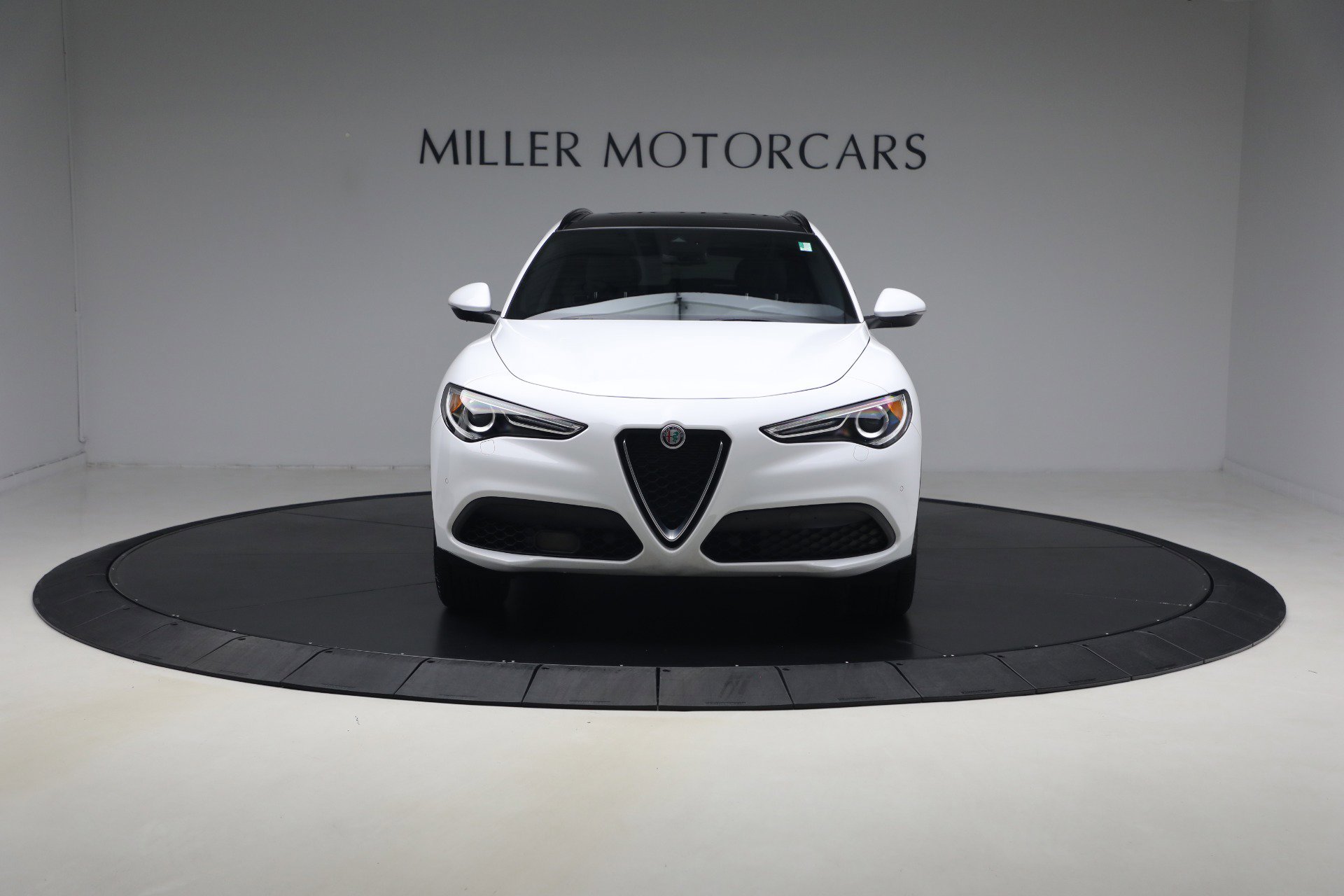 Used 2022 Alfa Romeo Stelvio Ti AWD/4WD image 12