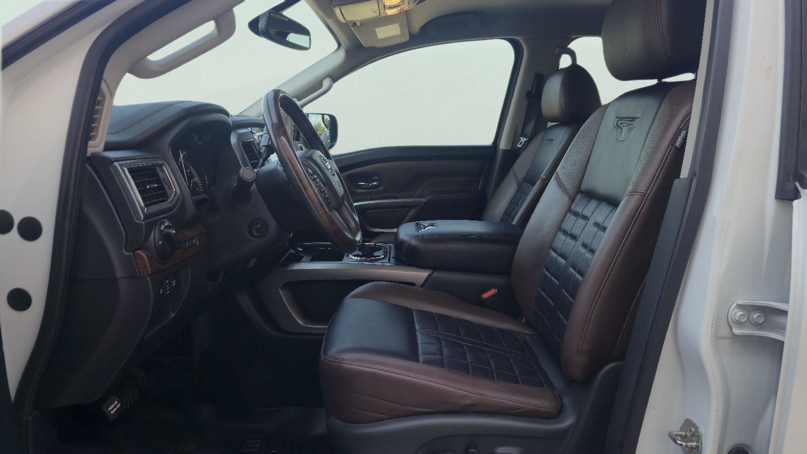 Used 2018 Nissan Titan Platinum Reserve w/ Platinum Utility Package AWD/4WD image 13