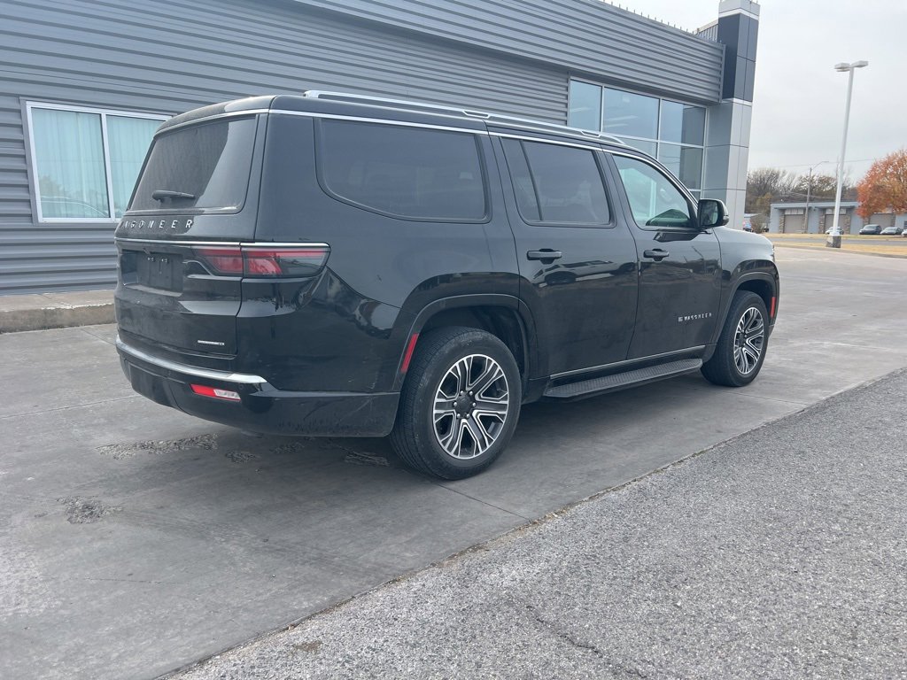 Used 2024 Jeep Wagoneer Series II w/ Flexible Seating Group image 5