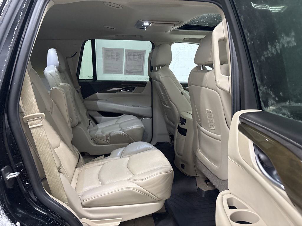 Used 2020 Cadillac Escalade Premium Luxury image 31