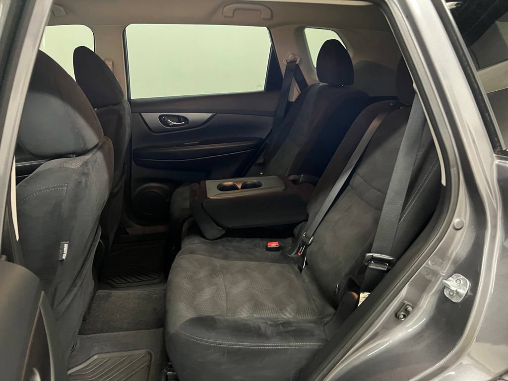 Used 2016 Nissan Rogue SV AWD/4WD image 29