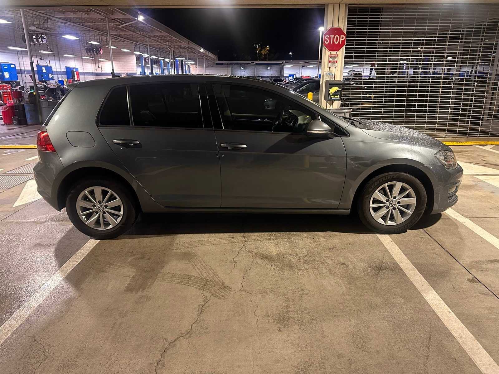 Used 2017 Volkswagen Golf SEL image 6