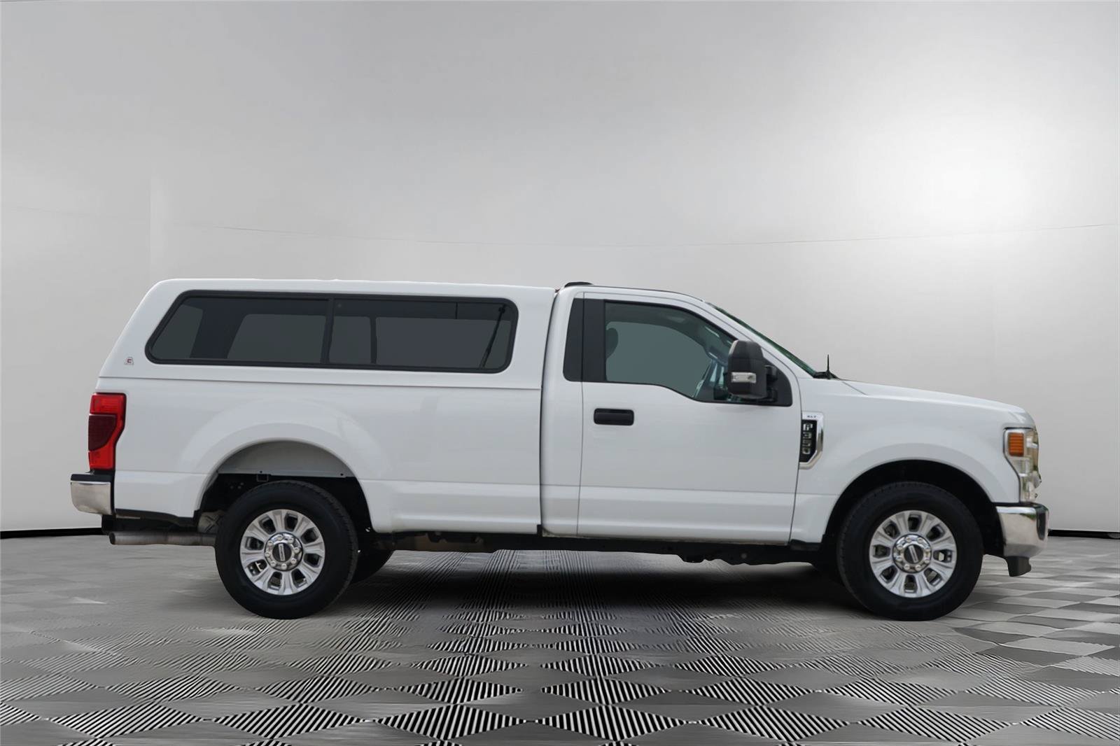 Certified 2022 Ford F350 XLT w/ XLT Value Package RWD image 4