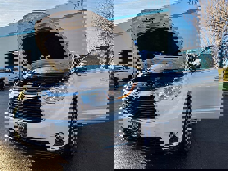 Used 2014 Toyota Highlander XLE image 25