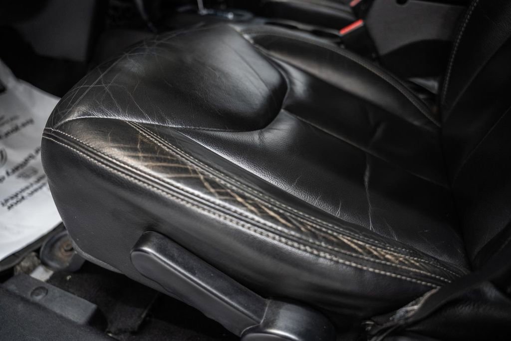 Used 2015 Jeep Wrangler Unlimited Rubicon w/ Connectivity Group image 33