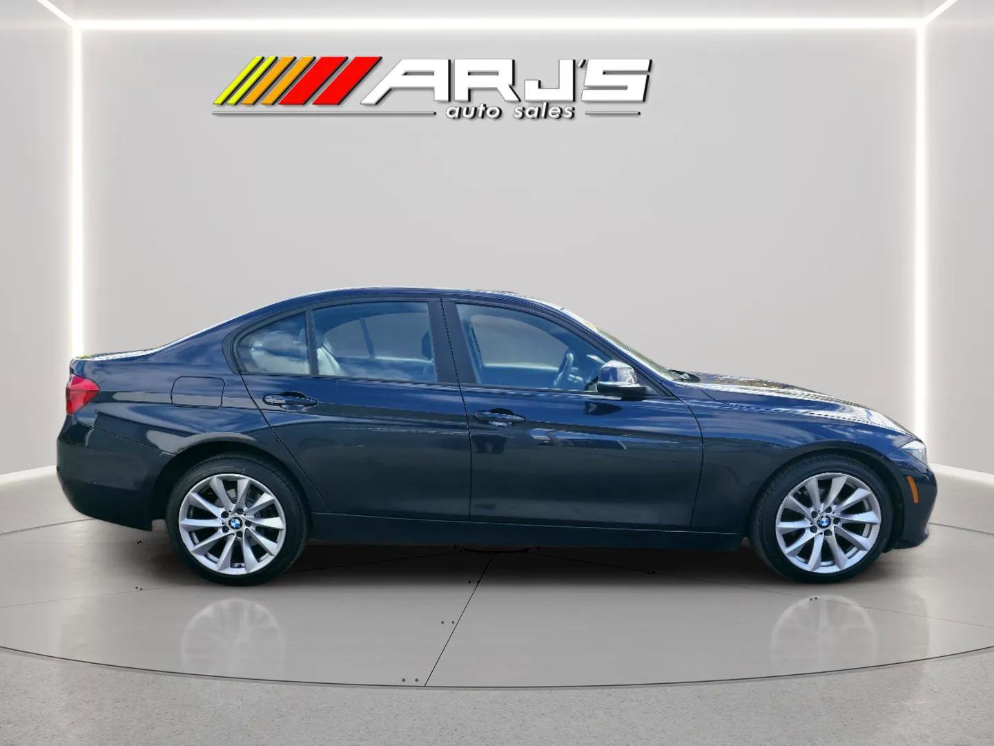 Used 2016 BMW 320i xDrive Sedan image 6