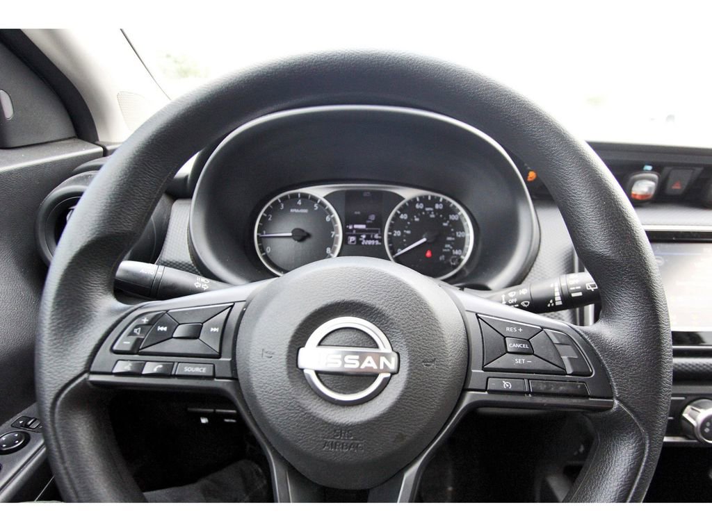Used 2024 Nissan Kicks S image 9