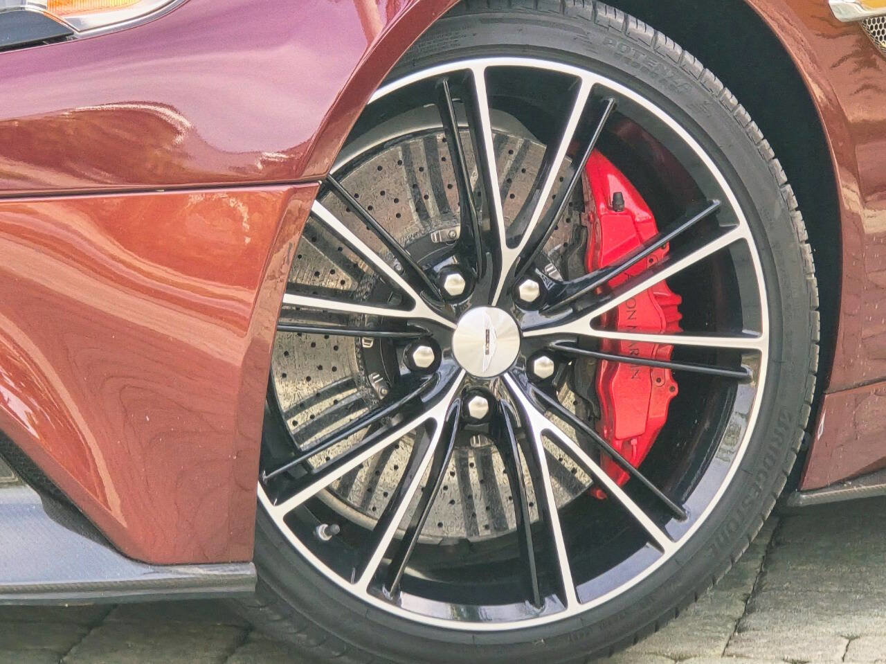 Used 2014 Aston Martin Vanquish Base 2dr Coupe image 3